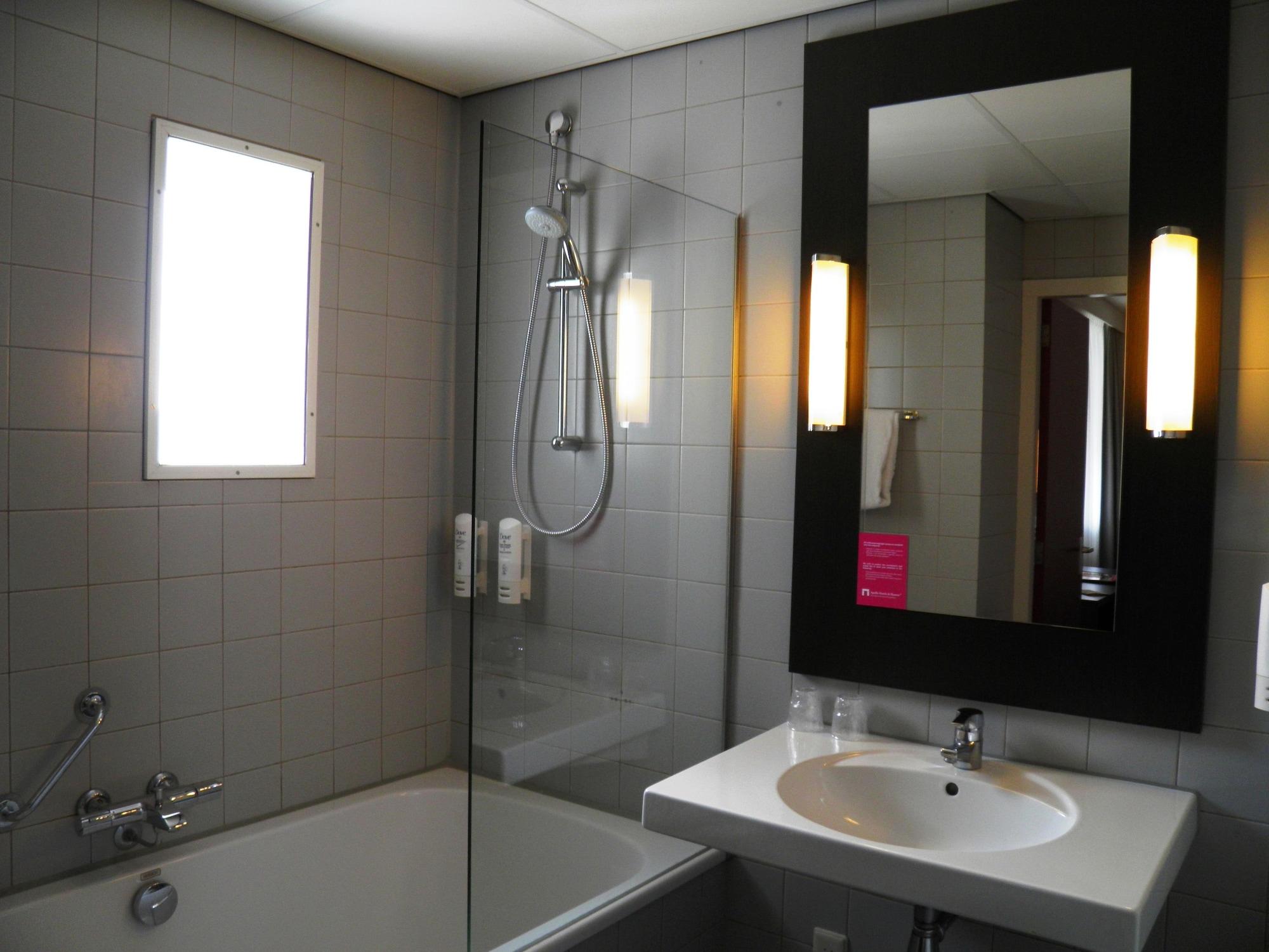 Leonardo Hotel Breda City Center Kültér fotó